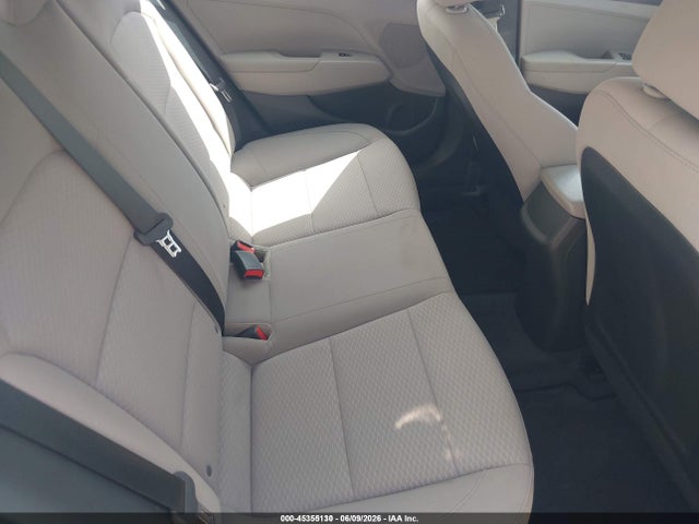 صورة 8 لـ 2020 Hyundai ELANTRA SE
