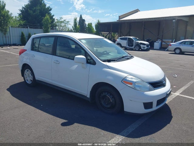 2010 Nissan VERSA 1.8S — фото 1