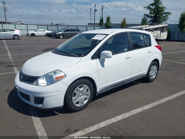 2010 Nissan VERSA 1.8S — фото 2