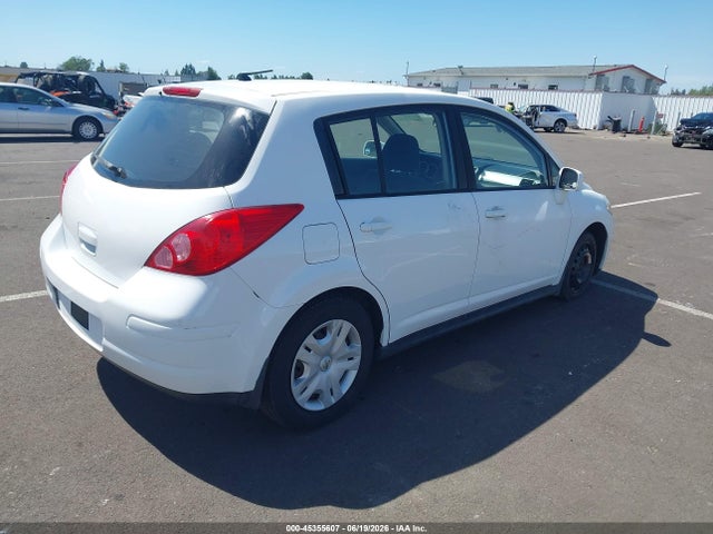 2010 Nissan VERSA 1.8S — фото 4