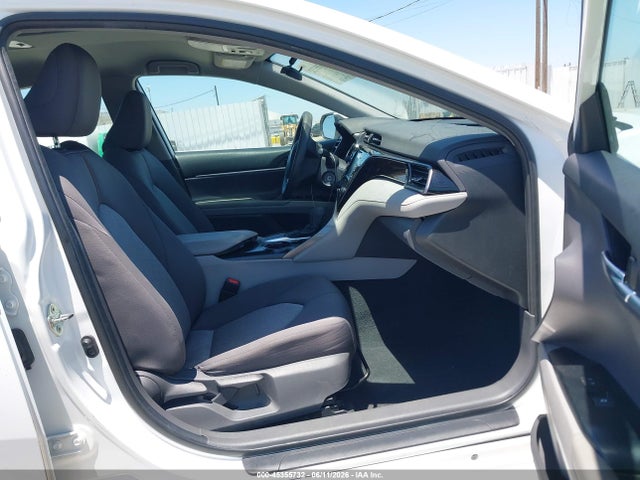 2020 Toyota CAMRY LE photo 5