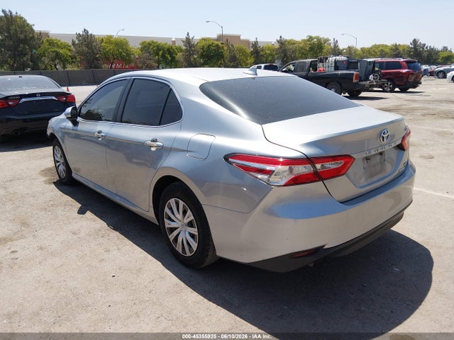 2020 Toyota CAMRY LE HYBRID photo 3