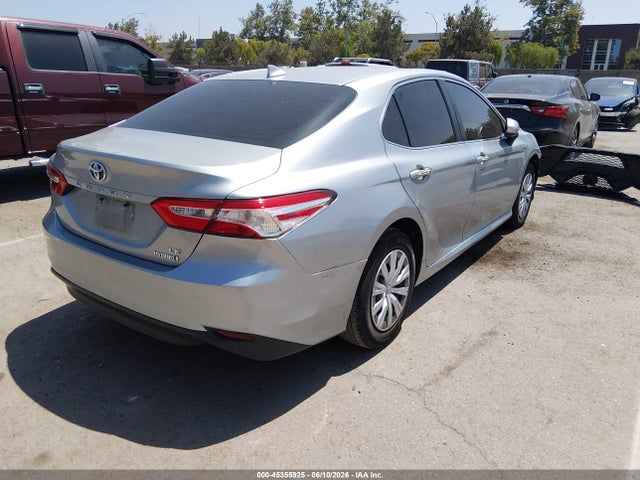 2020 Toyota CAMRY LE HYBRID photo 4