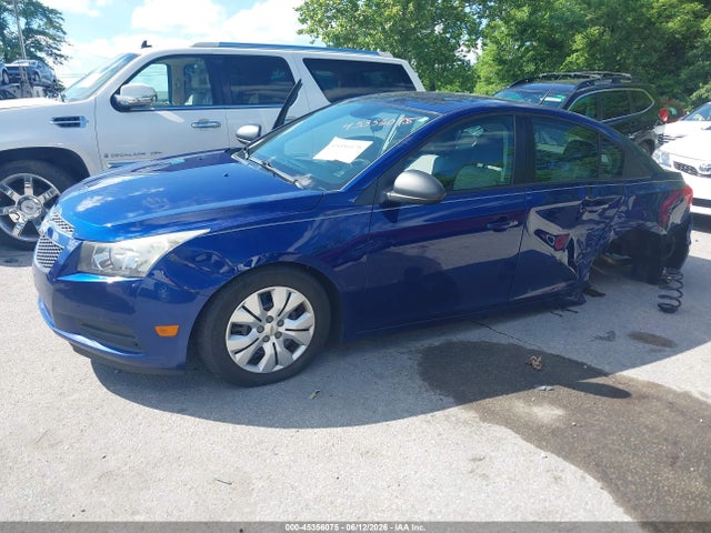 2013 Chevrolet CRUZE LS AUTO 照片 2