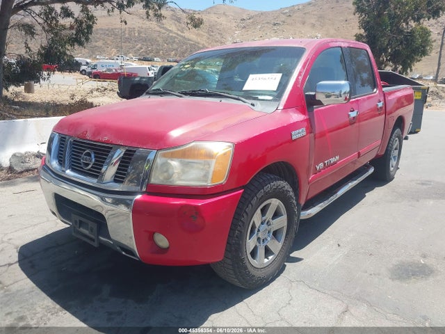 2011 Nissan TITAN SV — фото 2