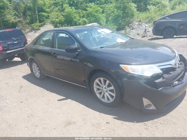 2014 TOYOTA CAMRY XLE