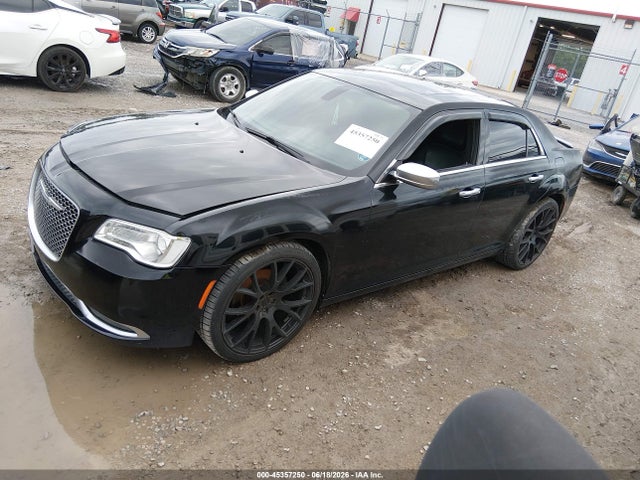 2015 Chrysler 300C PLATINUM photo 2