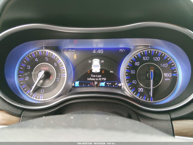2015 Chrysler 300C PLATINUM photo 7