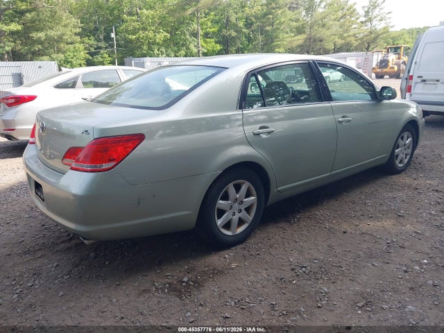 2005 Toyota AVALON XL — фото 4