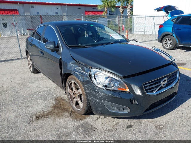 2013 Volvo S60 T5/T5 PLATINUM/T5 PREMIER/T5 PREMIER PLUS photo 6