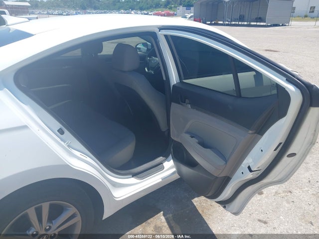 2017 Hyundai ELANTRA SE 照片 8
