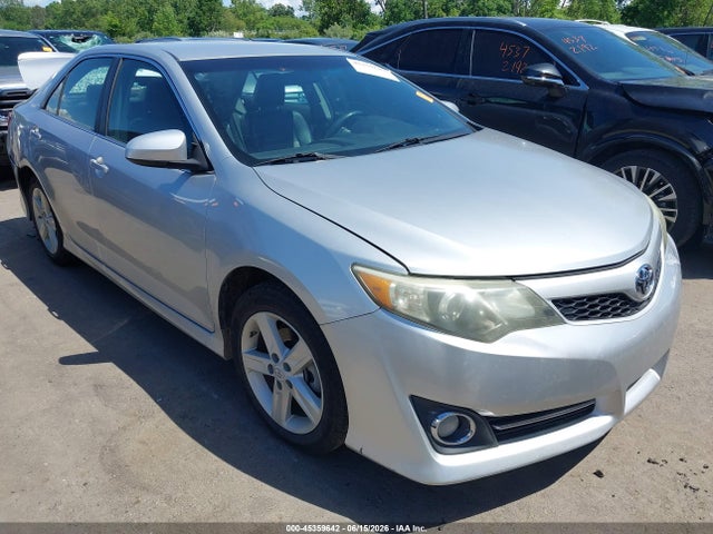 2012 TOYOTA CAMRY SE