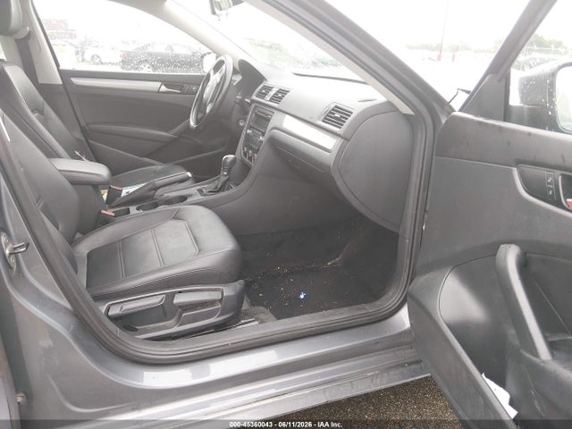 صورة 5 لـ 2015 Volkswagen PASSAT 1.8T WOLFSBURG EDITION