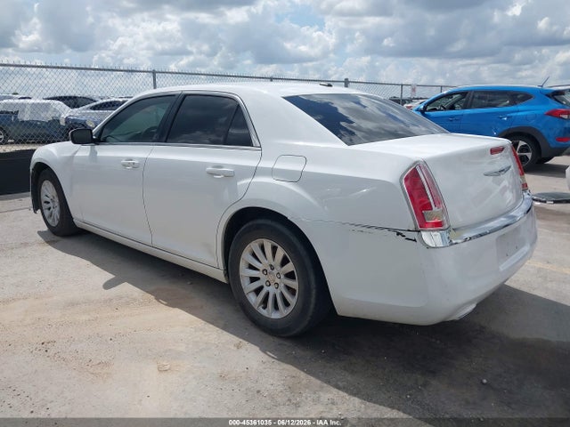 2013 Chrysler 300 MOTOWN — фото 3