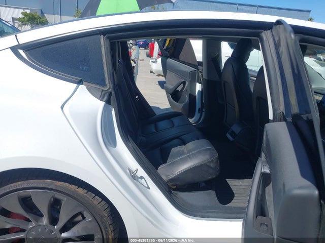 صورة 8 لـ 2021 Tesla MODEL 3 PERFORMANCE DUAL MOTOR ALL-WHEEL DRIVE
