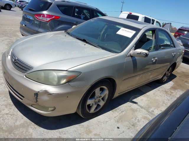 2002 Toyota CAMRY SE photo 2