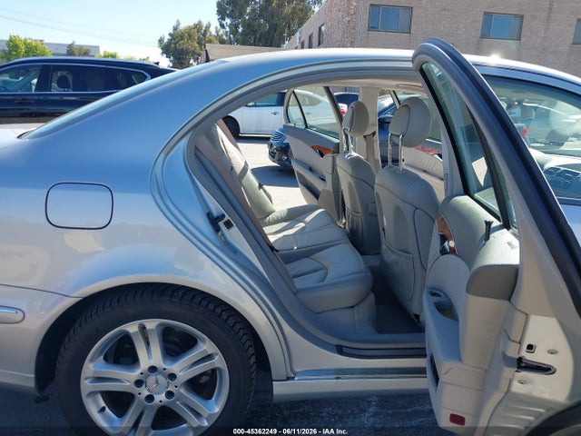 صورة 8 لـ 2004 Mercedes-BENZ E 500