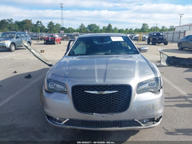 صورة 13 لـ 2016 Chrysler 300 300S