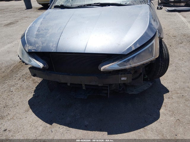 2019 HYUNDAI ELANTRA SEL 18
