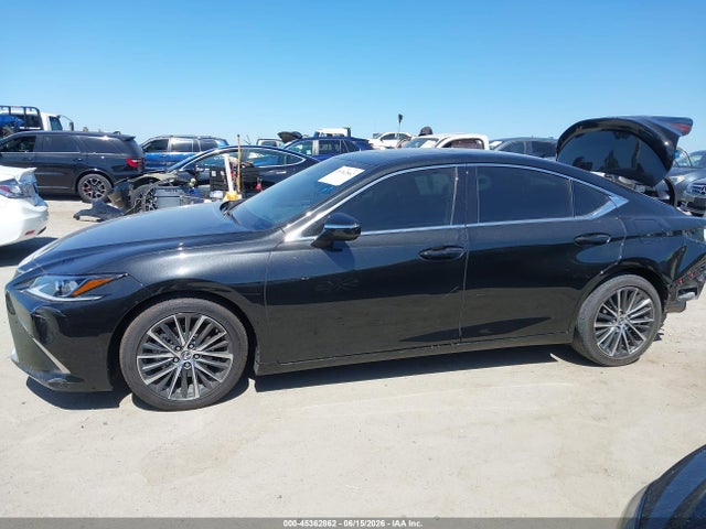 صورة مصغرة 15 لـ 2025 Lexus ES 300H