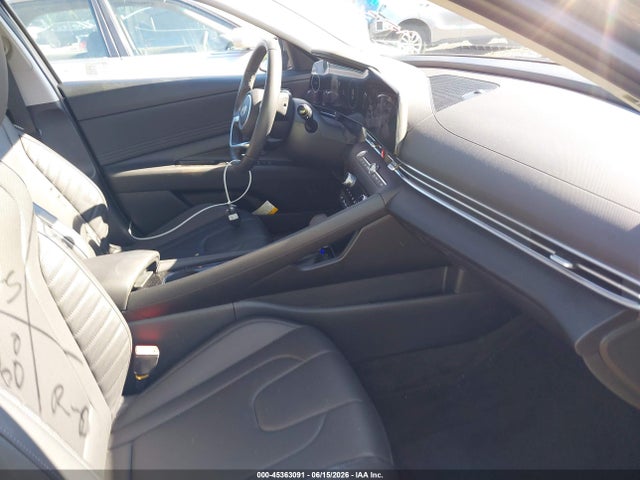 2025 Hyundai ELANTRA LIMITED photo 5