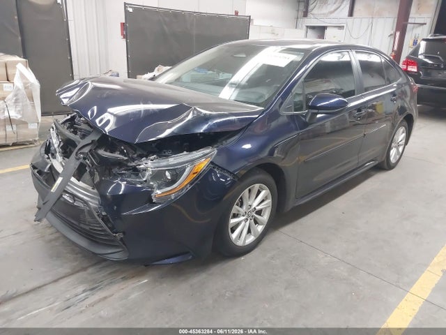 2023 Toyota COROLLA LE photo 2