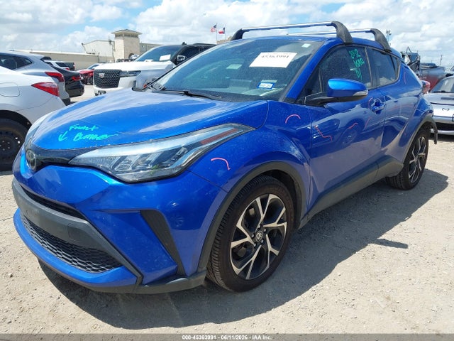 2022 TOYOTA C-HR XLE 2