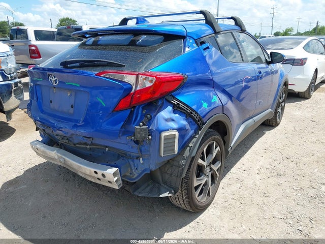 2022 TOYOTA C-HR XLE 4