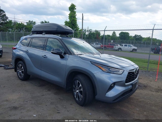 2022 TOYOTA HIGHLANDE XLE