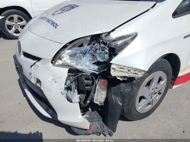 صورة مصغرة 6 لـ 2014 Toyota PRIUS TWO