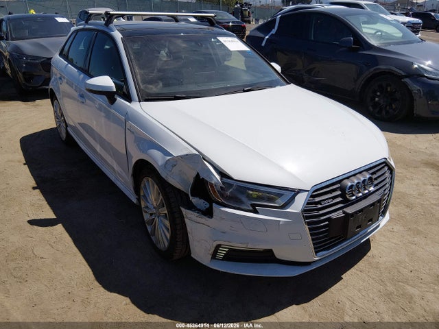 صورة 1 لـ 2017 AUDI A3 SPORTBACK E-TRON PREMIUM