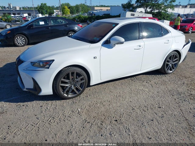 صورة 2 لـ 2017 Lexus IS 350