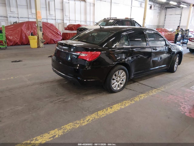 صورة 4 لـ 2014 Chrysler 200 TOURING