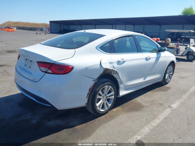 2015 Chrysler 200 LIMITED — фото 4