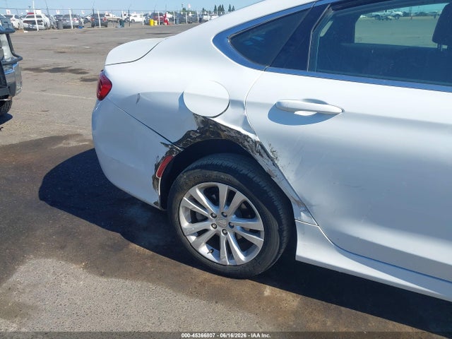 2015 Chrysler 200 LIMITED — фото 6