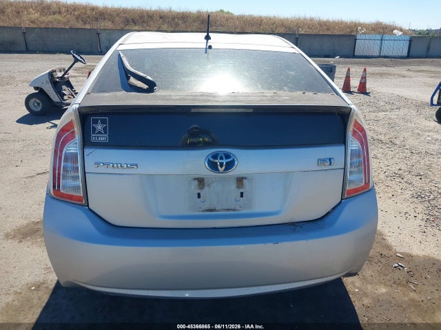2013 Toyota PRIUS TWO — миниатюра 16