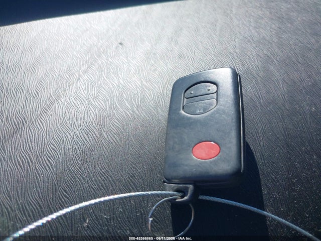 2013 Toyota PRIUS TWO — миниатюра 11