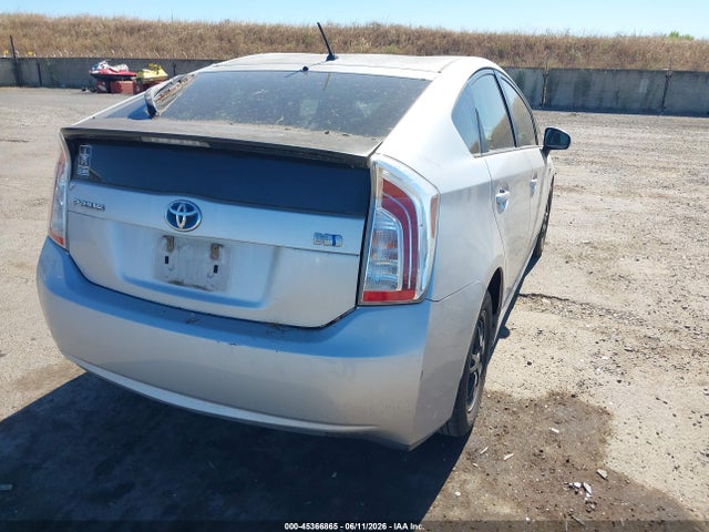 2013 Toyota PRIUS TWO photo 4