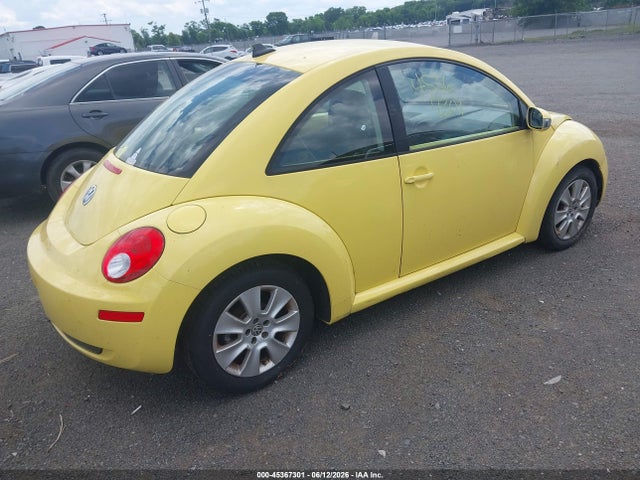 2010 Volkswagen NEW BEETLE 2.5L — фото 4