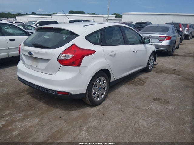 2012 FORD FOCUS SE photo 4