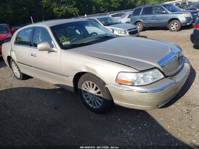 2004 LINCOLN TOWN CAR SIGNATURE