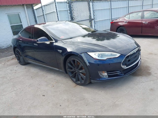 2014 TESLA MODEL S P85