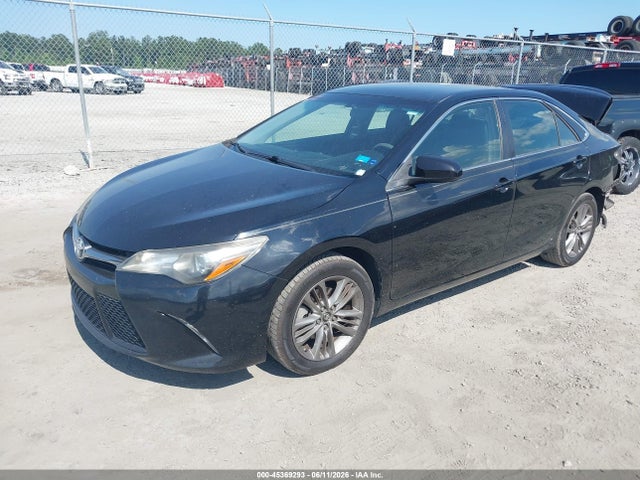 2017 Toyota CAMRY SE photo 2