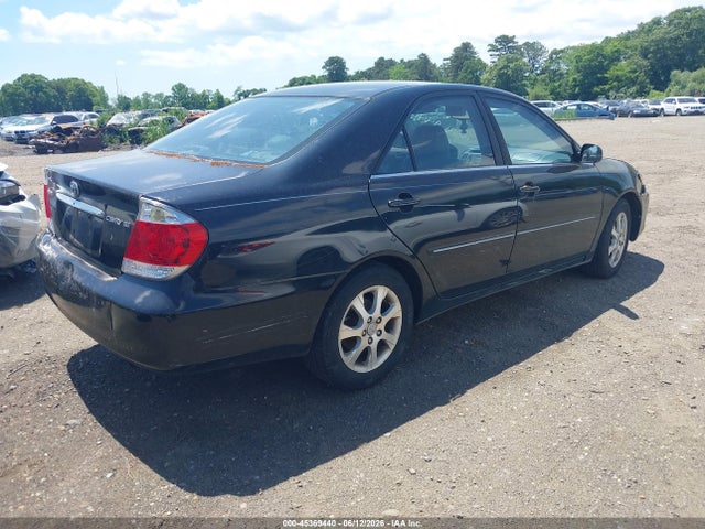 2005 Toyota CAMRY XLE photo 4