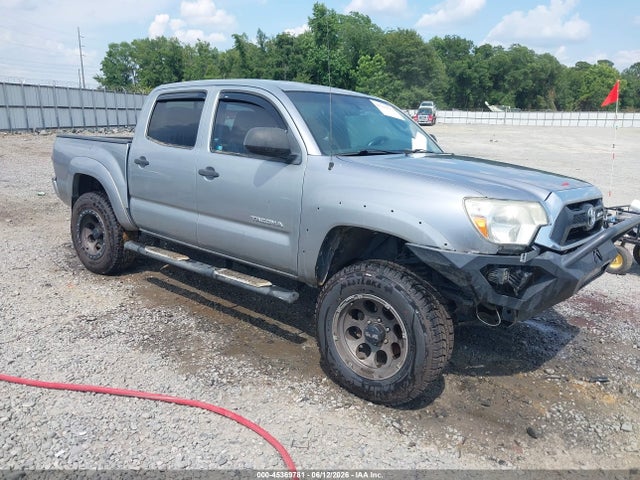 2015 Toyota TACOMA BASE V6 — фото 1