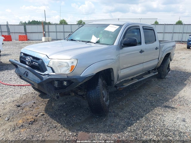 2015 Toyota TACOMA BASE V6 — фото 2