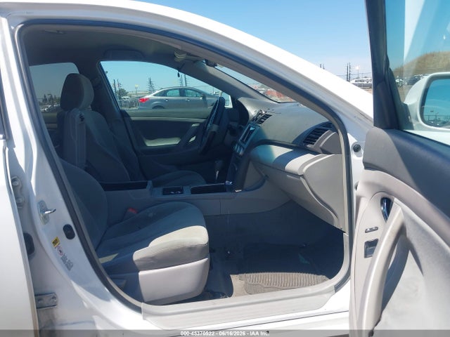 2009 Toyota CAMRY LE — миниатюра 5