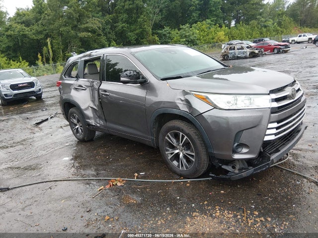 2017 TOYOTA HIGHLANDE LE