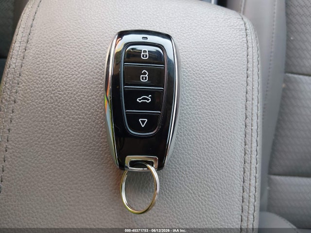 2017 Hyundai ELANTRA LIMITED — миниатюра 11