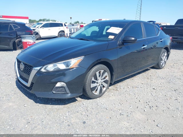 2021 Nissan ALTIMA S FWD photo 2